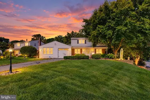 Exterior - 6900 Spur Rd, Springfield, VA 22153 photo 1 of 8