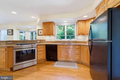 Kitchen - 6900 Spur Rd, Springfield, VA 22153 photo 2 of 3