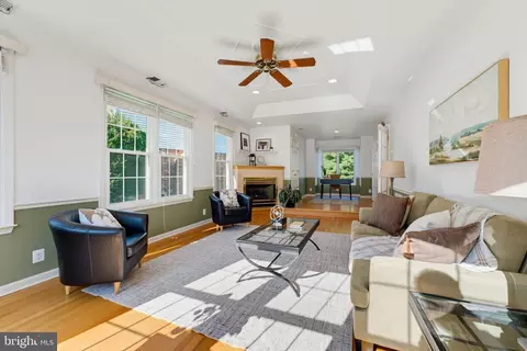Living - 6900 Spur Rd, Springfield, VA 22153 photo 3 of 5