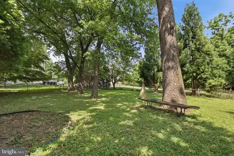 511 Malcolm Rd NW, Vienna, VA 22180 photo 9