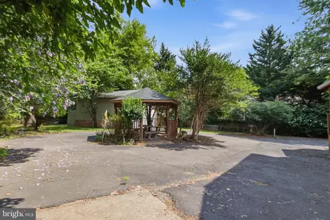 511 Malcolm Rd NW, Vienna, VA 22180 photo 7