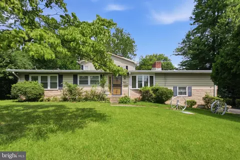 511 Malcolm Rd NW, Vienna, VA 22180 photo 4