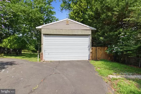 511 Malcolm Rd NW, Vienna, VA 22180 photo 8