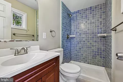Bath - 2322 Old Trail Dr, Reston, VA 20191 photo 2 of 3