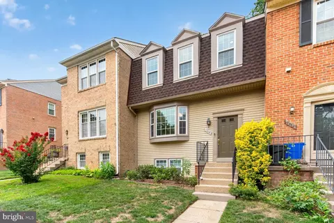 Exterior - 7204 Gentian Ct, Springfield, VA 22152 photo 7 of 7