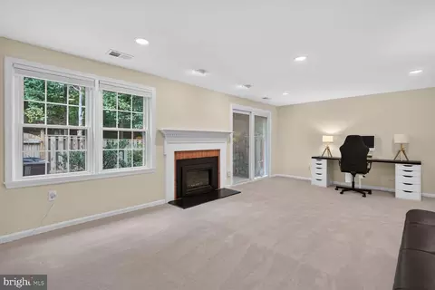 Living - 7204 Gentian Ct, Springfield, VA 22152 photo 6 of 7