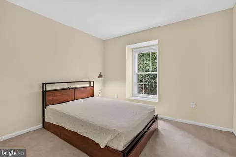 Bedroom - 7204 Gentian Ct, Springfield, VA 22152 photo 6 of 12