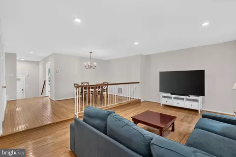 Living - 7204 Gentian Ct, Springfield, VA 22152 photo 4 of 7