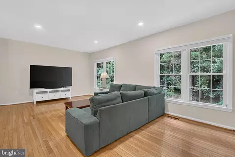 Living - 7204 Gentian Ct, Springfield, VA 22152 photo 5 of 7