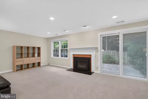 Living - 7204 Gentian Ct, Springfield, VA 22152 photo 7 of 7