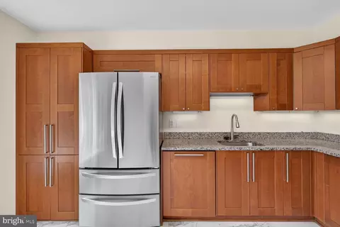Kitchen - 7204 Gentian Ct, Springfield, VA 22152 photo 2 of 5