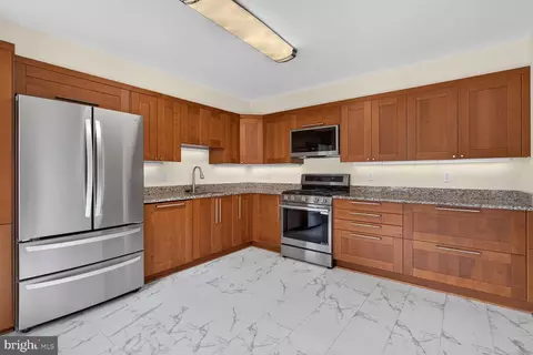Kitchen - 7204 Gentian Ct, Springfield, VA 22152 photo 4 of 5