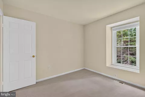 Bedroom - 7204 Gentian Ct, Springfield, VA 22152 photo 7 of 12