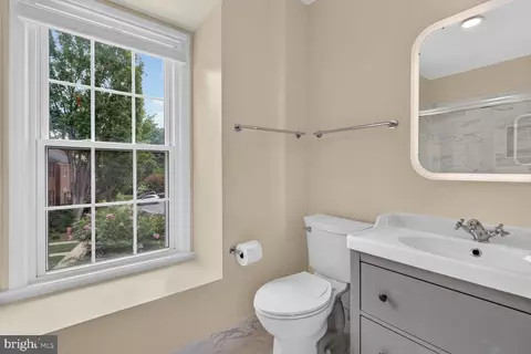 Bath - 7204 Gentian Ct, Springfield, VA 22152 photo 1 of 6