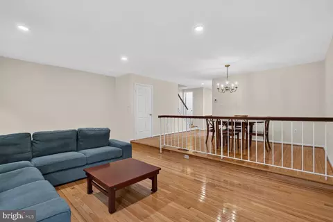 Living - 7204 Gentian Ct, Springfield, VA 22152 photo 2 of 7