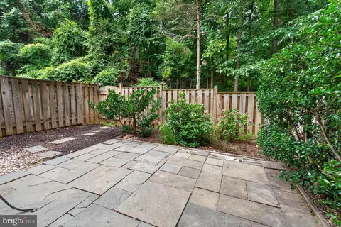 Exterior - 7204 Gentian Ct, Springfield, VA 22152 photo 2 of 7