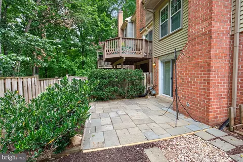 Exterior - 7204 Gentian Ct, Springfield, VA 22152 photo 4 of 7