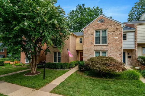 1956 Hopewood Dr, Falls Church, VA 22043