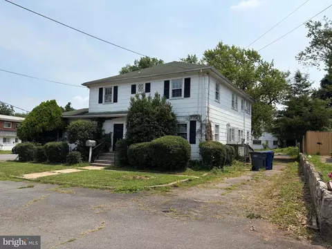 2767 Annandale Rd, Falls Church, VA 22042