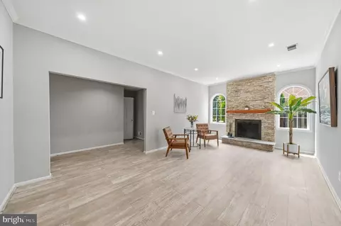 Living - 8518 Rehoboth Ct, Vienna, VA 22182 photo 2 of 3