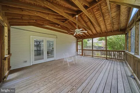 Exterior - 8518 Rehoboth Ct, Vienna, VA 22182 photo 9 of 17