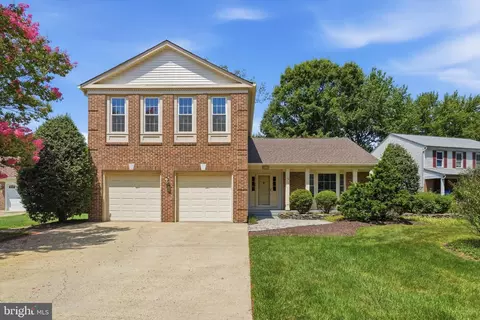 Exterior - 8518 Rehoboth Ct, Vienna, VA 22182 photo 7 of 17