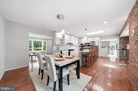 Dining - 8518 Rehoboth Ct, Vienna, VA 22182 photo 4 of 4
