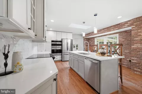 Kitchen - 8518 Rehoboth Ct, Vienna, VA 22182 photo 6 of 7