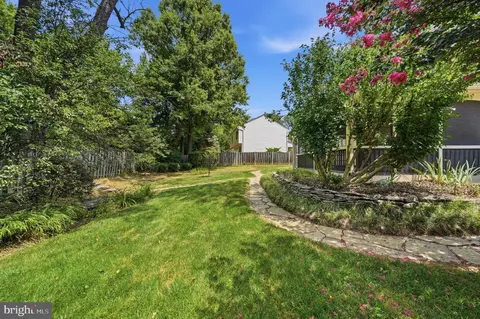 Exterior - 8518 Rehoboth Ct, Vienna, VA 22182 photo 16 of 17