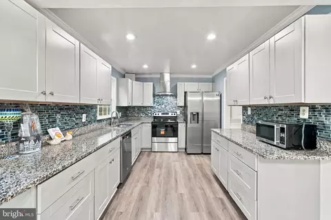 Kitchen - 7925 Pebble Brook Ct, Springfield, VA 22153 photo 2 of 2