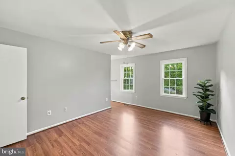 Living - 7925 Pebble Brook Ct, Springfield, VA 22153 photo 1 of 5