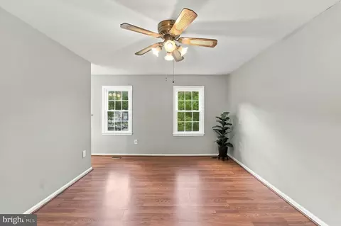 Living - 7925 Pebble Brook Ct, Springfield, VA 22153 photo 2 of 5