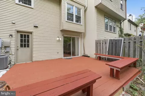 Exterior - 7925 Pebble Brook Ct, Springfield, VA 22153 photo 6 of 8