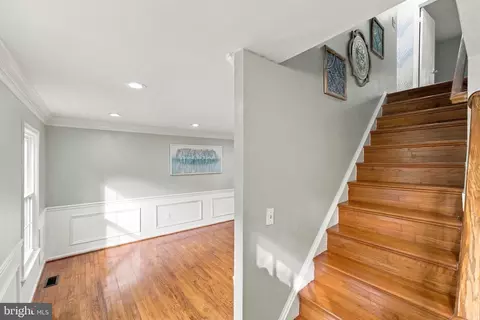 Entry Way - 7925 Pebble Brook Ct, Springfield, VA 22153 photo 10 of 15