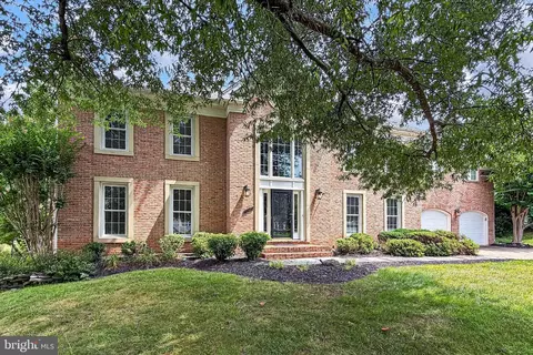 5524 Chestermill Dr, Fairfax, VA 22030