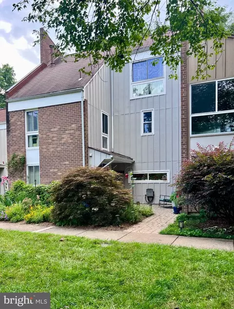 11480 Links Dr Links Dr, Reston, VA 20190