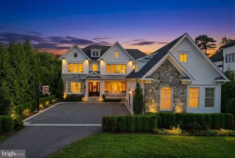 Exterior - 6909 Arbor Ln, Mclean, VA 22101 photo 2 of 19
