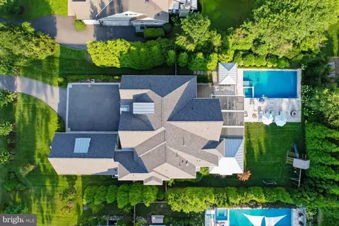 View/Area - 6909 Arbor Ln, Mclean, VA 22101 photo 1 of 1