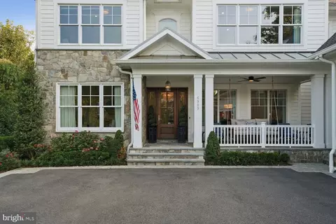 Exterior - 6909 Arbor Ln, Mclean, VA 22101 photo 4 of 19