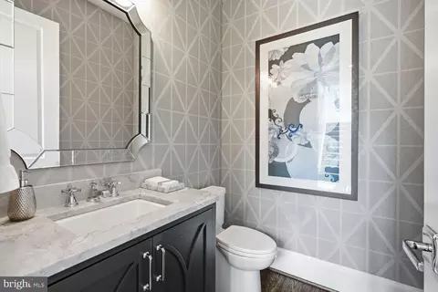 Bath - 6909 Arbor Ln, Mclean, VA 22101 photo 1 of 9