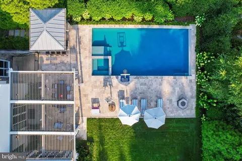 Exterior - 6909 Arbor Ln, Mclean, VA 22101 photo 18 of 19