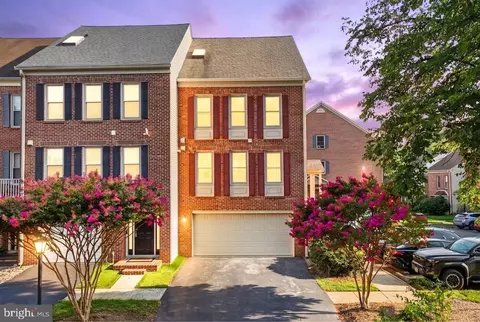 7559 Chrisland Cv, Falls Church, VA 22042