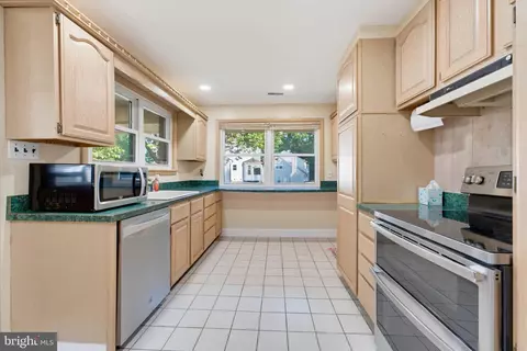 Kitchen - 5246 Guinea Rd, Burke, VA 22015 photo 3 of 3