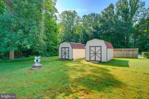 Exterior - 5246 Guinea Rd, Burke, VA 22015 photo 11 of 11