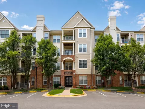 3015 Nicosh Cir #2102, Falls Church, VA 22042