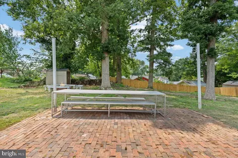 Exterior - 7410 Dickenson St, Springfield, VA 22150 photo 3 of 5