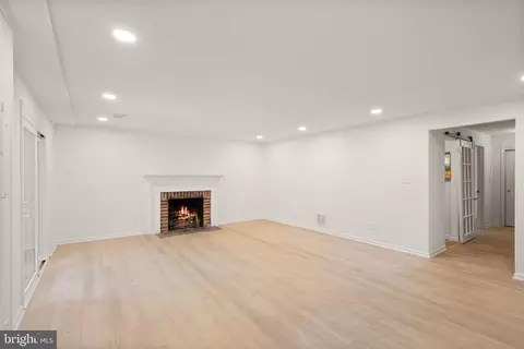 Living - 8331 Wickham Rd, Springfield, VA 22152 photo 8 of 11