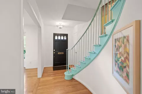 Entry Way - 8331 Wickham Rd, Springfield, VA 22152 photo 2 of 5