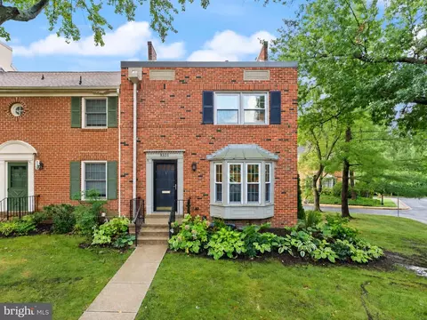 Exterior - 8331 Wickham Rd, Springfield, VA 22152 photo 2 of 9