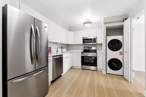 3800 Powell Ln #805, Falls Church, VA 22041
